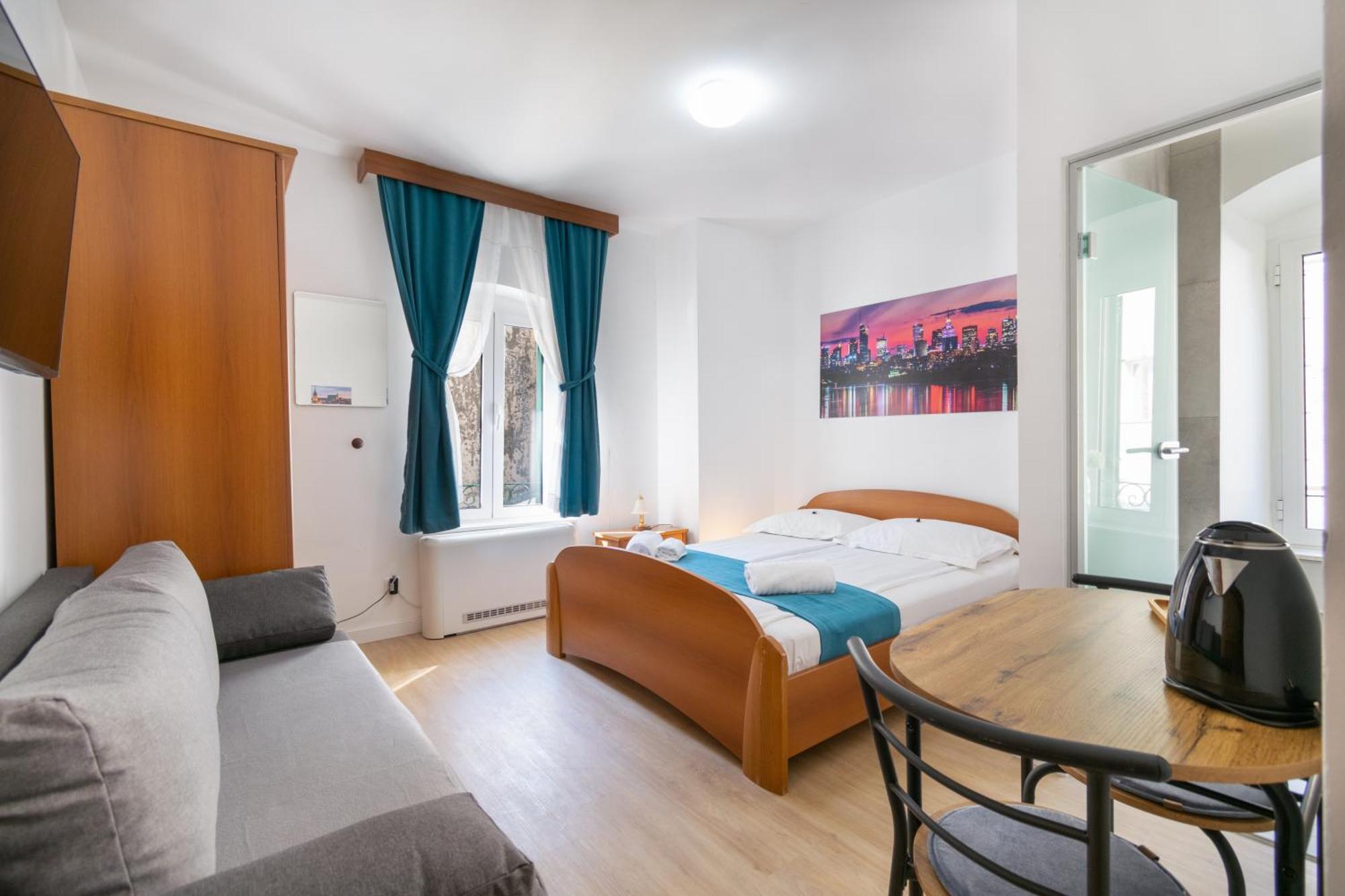 Bed & Breakfast Palac -Free Parking- Baška Voda エクステリア 写真