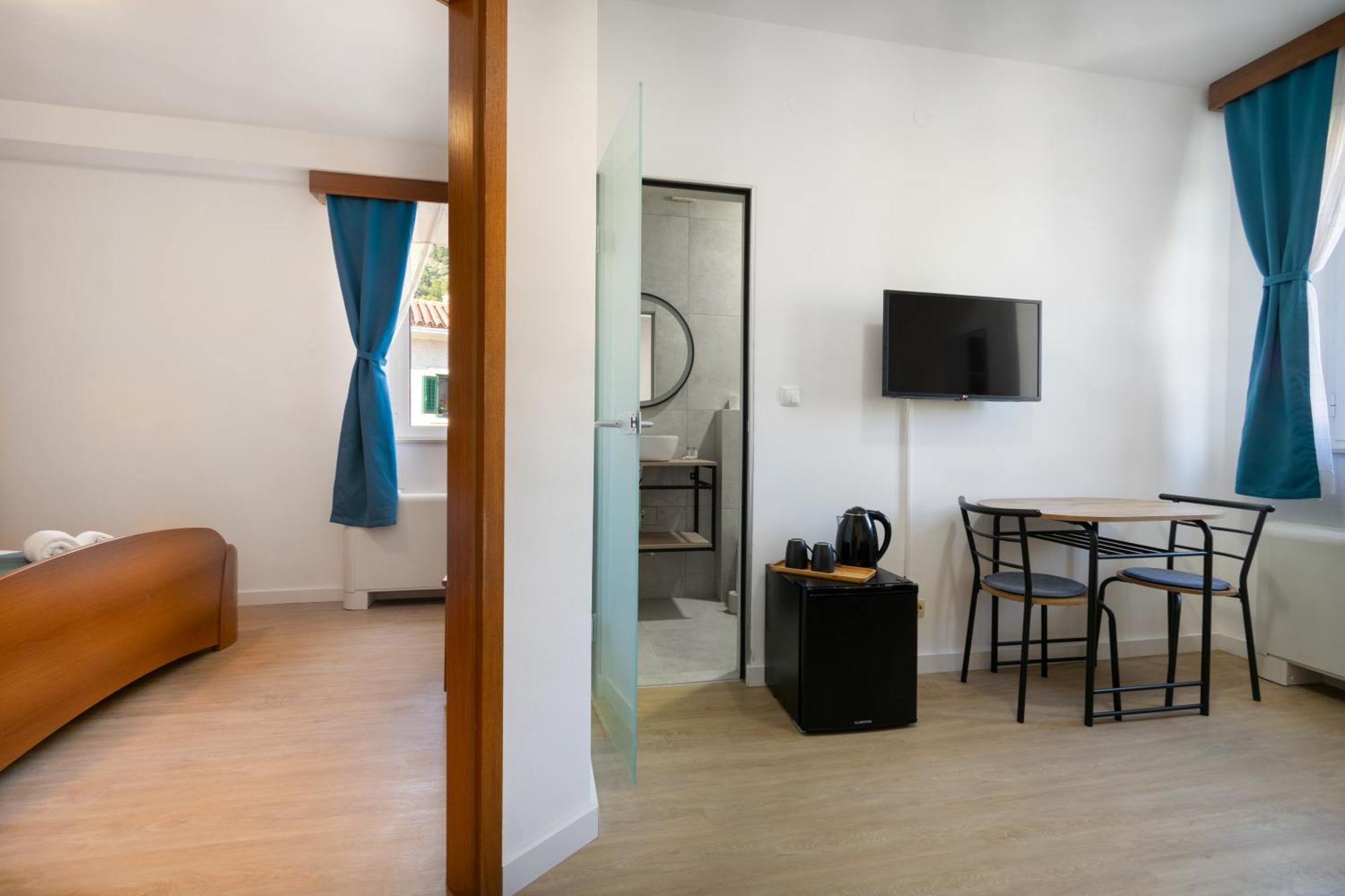 Bed & Breakfast Palac -Free Parking- Baška Voda エクステリア 写真